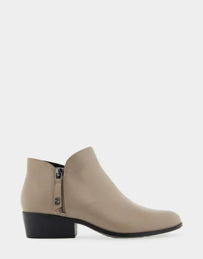 Aerosoles Comfortable Women039s Ankle Boot In Beige Genuine Leather Trench Coat Genuine Leather Women Heeled Boots Aerosoles Comfortable Women039s Ankle Boot In Beige Genuine Leather Trench Coat Genuine Leather Women Heeled Boots