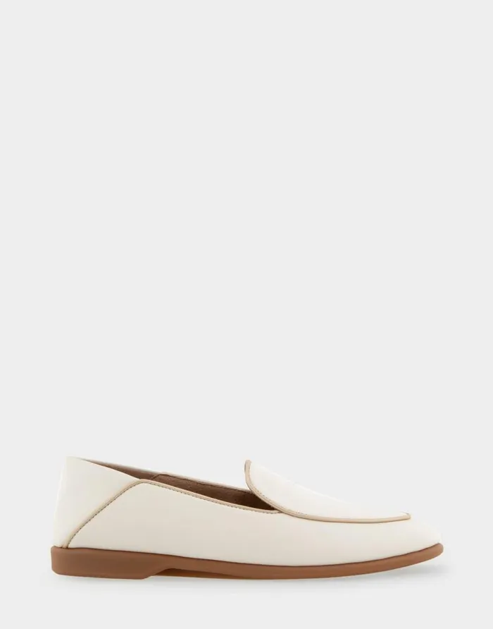 Aerosoles Comfortable Women039s Collapsible Back Loafer In Eggnog Leather Eggnog Leather Women Clogs and Mules