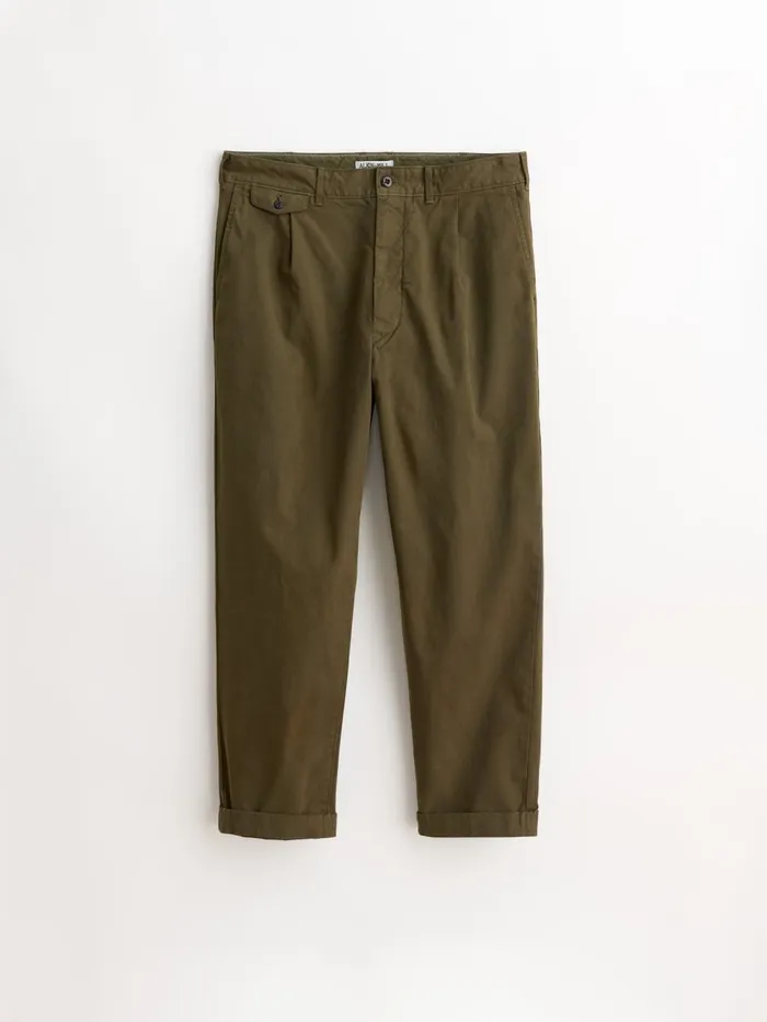 Alex Mill Pants Men Standard Pleated Pant In Chino Military Olive