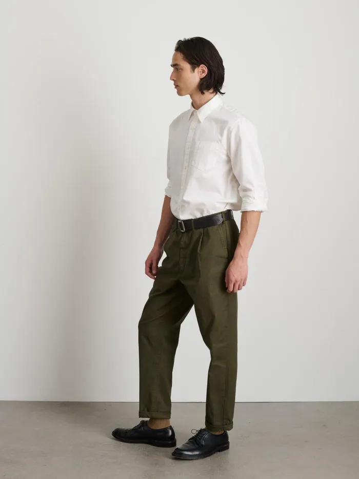 Alex Mill Pants Men Standard Pleated Pant In Chino Military Olive