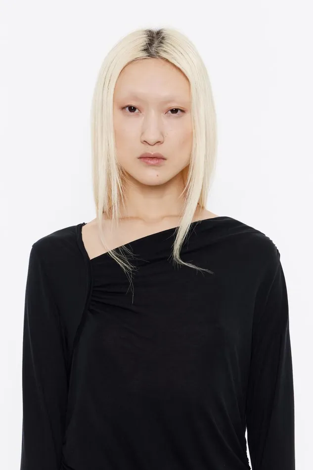 Black Diagonal Neckline Fitted Tshirt Black Women Bimba Y Lola TShirts Black Diagonal Neckline Fitted Tshirt Black Women Bimba Y Lola TShirts