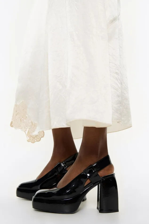 Black Lacquer Slingback Court Shoe Black Women Bimba Y Lola Court Shoes Black Lacquer Slingback Court Shoe Black Women Bimba Y Lola Court Shoes