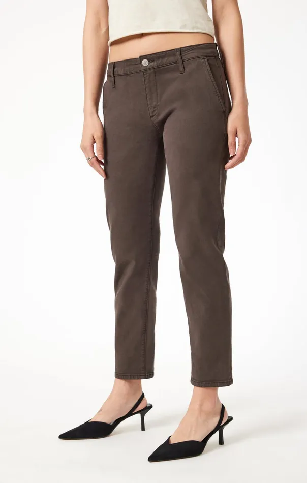 Brooke Slim Chino In Oak Luxe Twill Women Mavi Jeans Pants