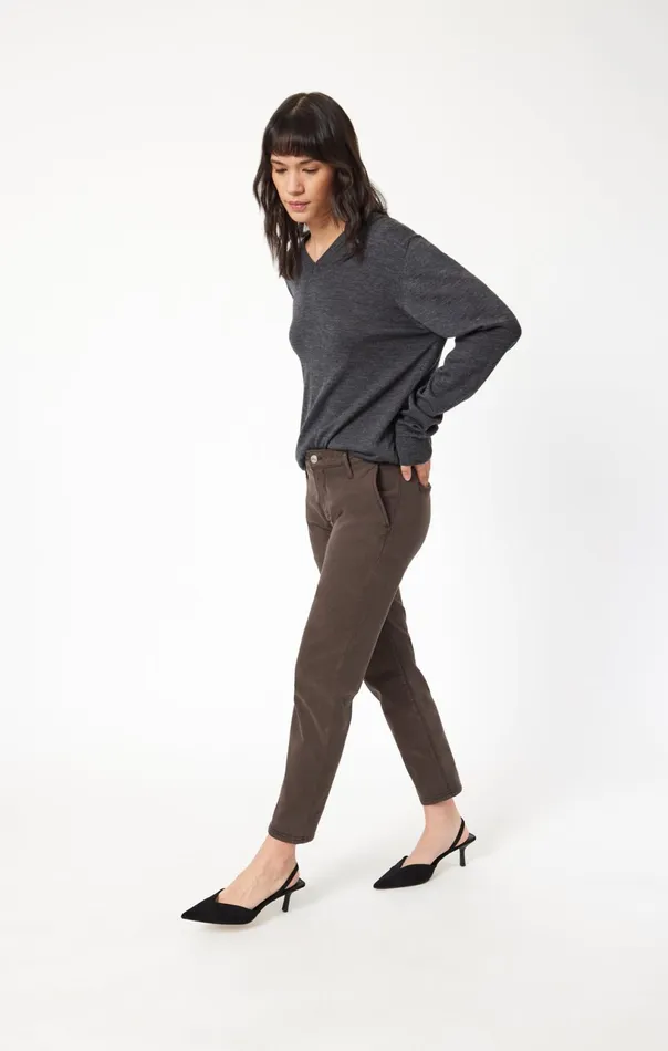 Brooke Slim Chino In Oak Luxe Twill Women Mavi Jeans Pants