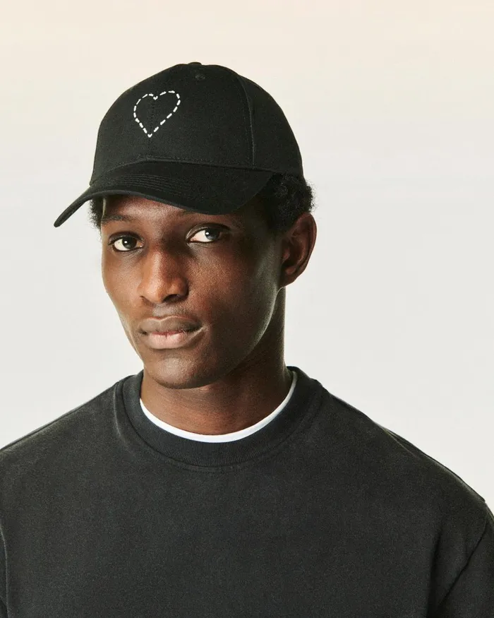 Caps From Future Heart Curved Visor Cap Black