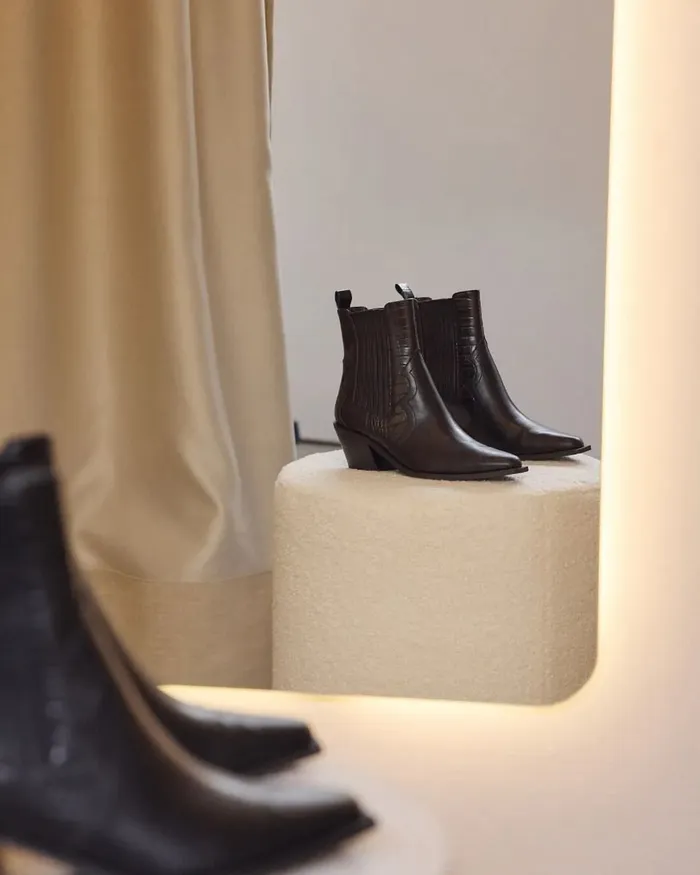 Cowboy Boots NOVO Shoes Women HOGGLE BLACK Slip On Boots
