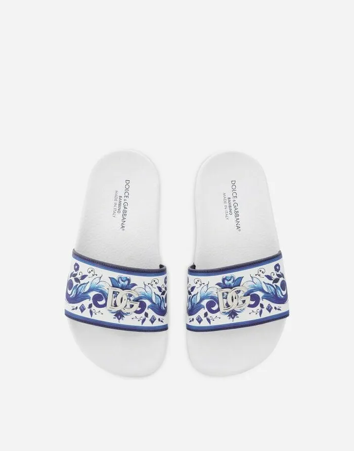 Dolce and Gabbana Shoes 2438 Children Majolicaprint Sliders With Metal DG Logo Multicolor Dolce and Gabbana Shoes 2438 Children Majolicaprint Sliders With Metal DG Logo Multicolor