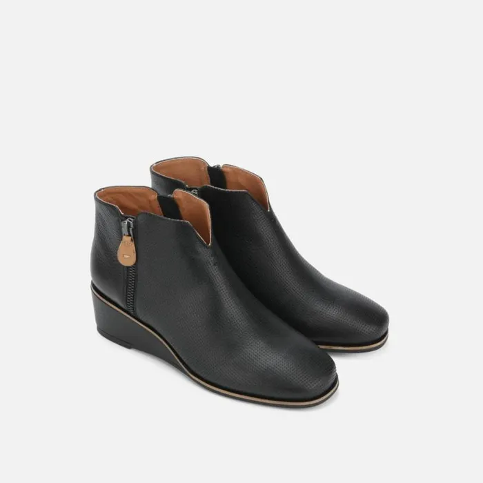 Ella Wedge Zip Bootie Black Women Kenneth Cole Boots Booties