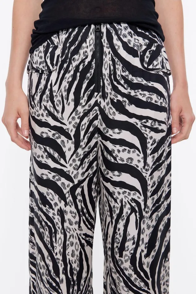 Ivory Zebra Fluid Trousers Zebra Ivory Women Bimba Y Lola Total Look Ivory Zebra Fluid Trousers Zebra Ivory Women Bimba Y Lola Total Look