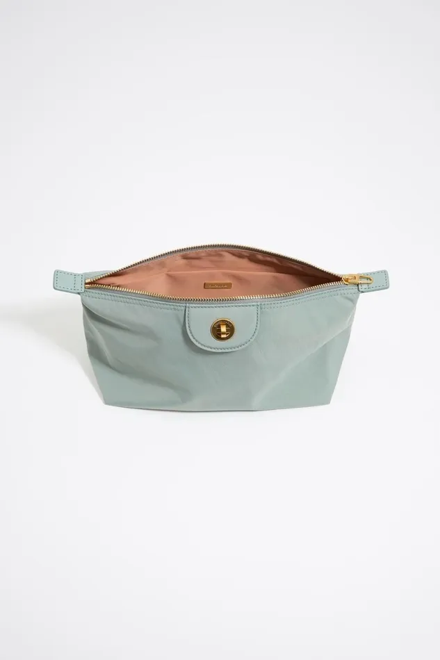 Large Aquamarine Nylon Trapezium Makeup Case Lake Green Women Bimba Y Lola Vanity Pouches Large Aquamarine Nylon Trapezium Makeup Case Lake Green Women Bimba Y Lola Vanity Pouches