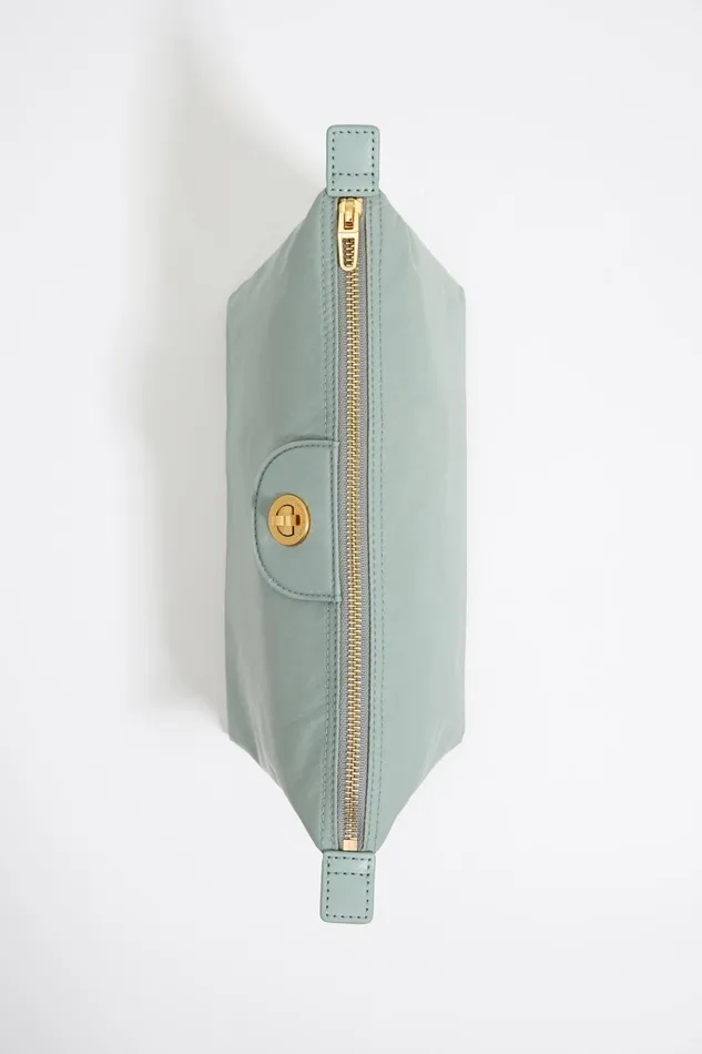 Large Aquamarine Nylon Trapezium Makeup Case Lake Green Women Bimba Y Lola Vanity Pouches Large Aquamarine Nylon Trapezium Makeup Case Lake Green Women Bimba Y Lola Vanity Pouches