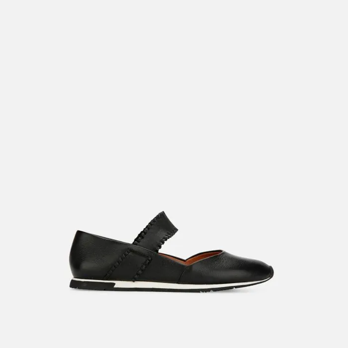 Luca Ruffle Strap Flat Black Women Kenneth Cole Flats