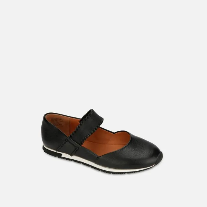 Luca Ruffle Strap Flat Black Women Kenneth Cole Flats