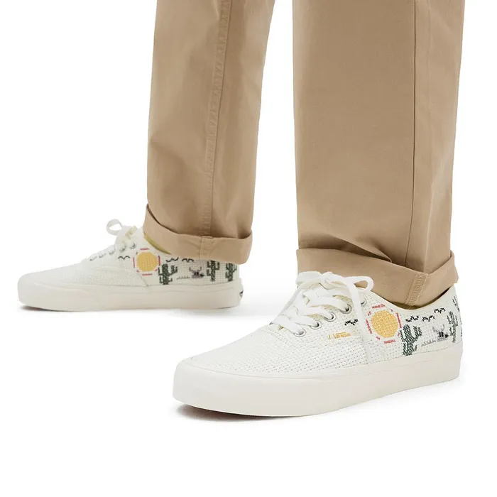 Vans Classics Men Desert Embroidery Authentic VR3 Shoes White