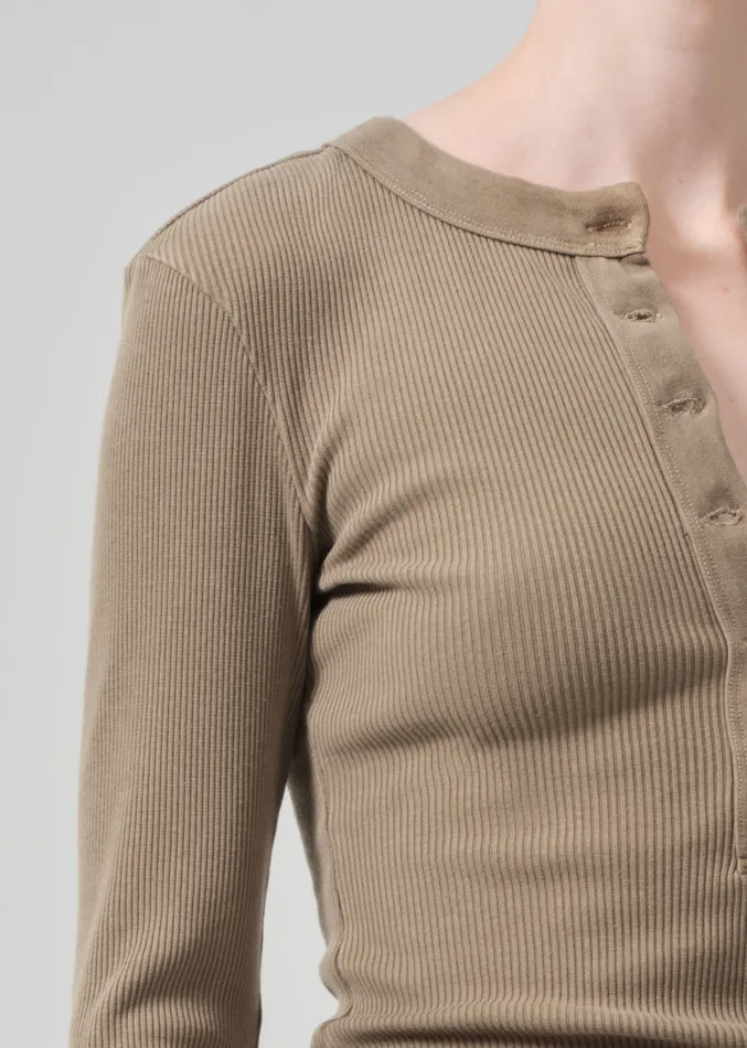 Women Tops Citizens Of Humanity Varra Henley In Ambra